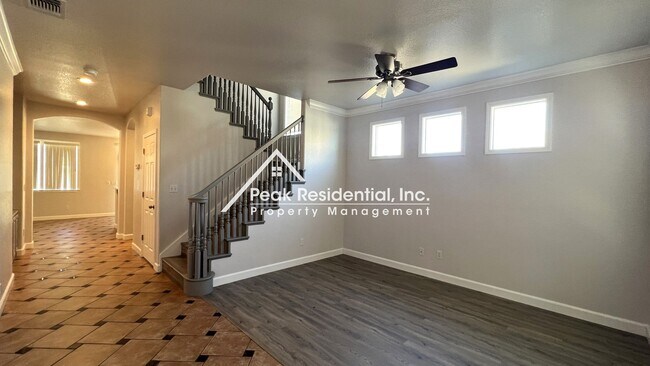 Building Photo - Very Nice 4bd/3ba Elk Grove Home with Larg...