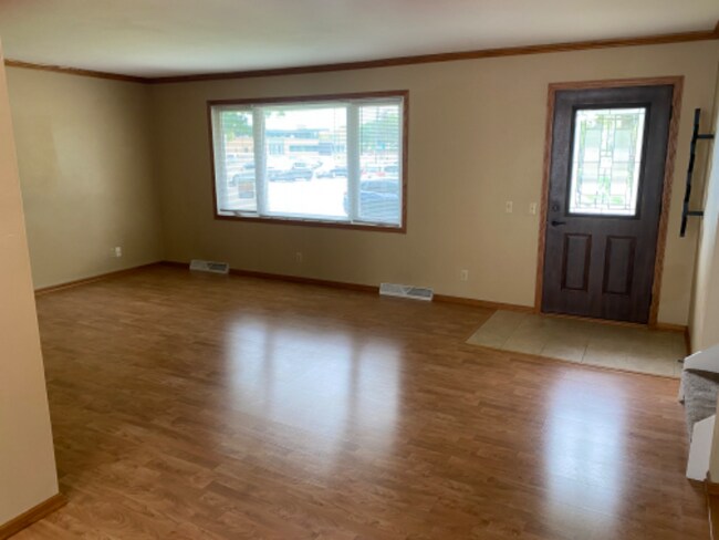 Foto del edificio - 873/875 Lincoln Ave