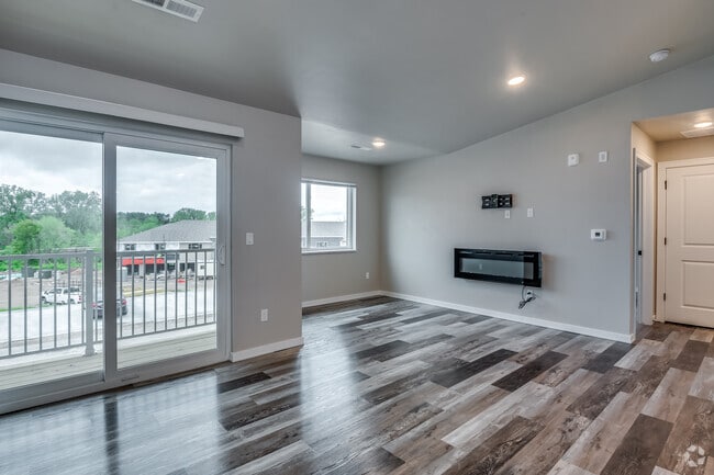 2BR, 2BA - 984SF - Living Room - Duck Creek Landing Apartments