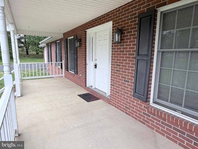 Foto del edificio - 78 Brook Creek Rd