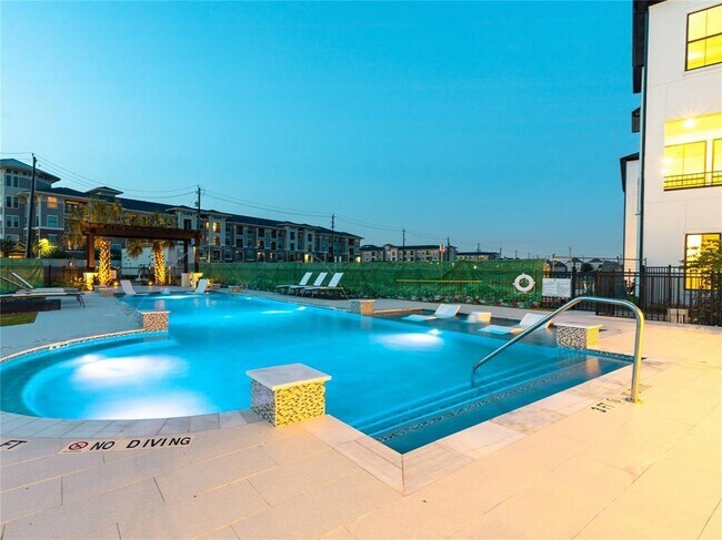 Photo - 2720 Grand Fountains Dr House