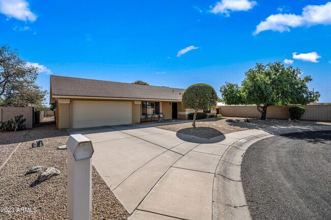 Foto del edificio - 17803 N 137th Dr