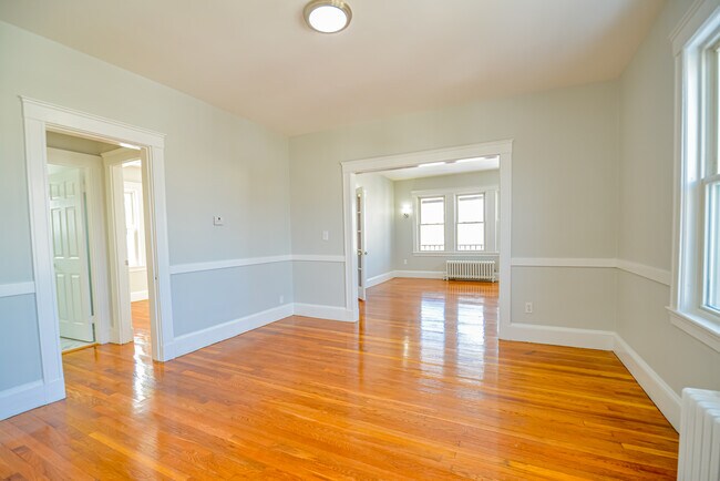 Building Photo - 99 Cresthill Rd