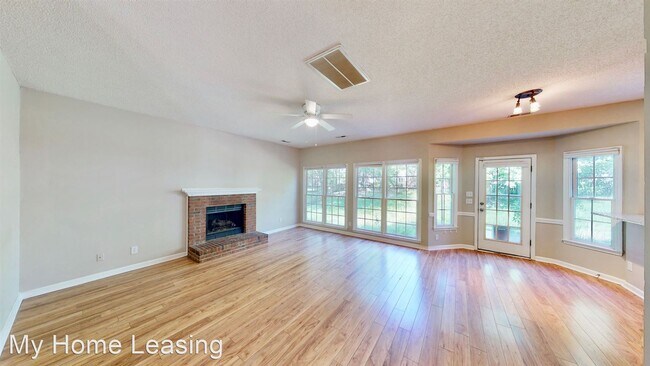 Foto del edificio - 5 br, 2.5 bath House - 8521 Newton Lane