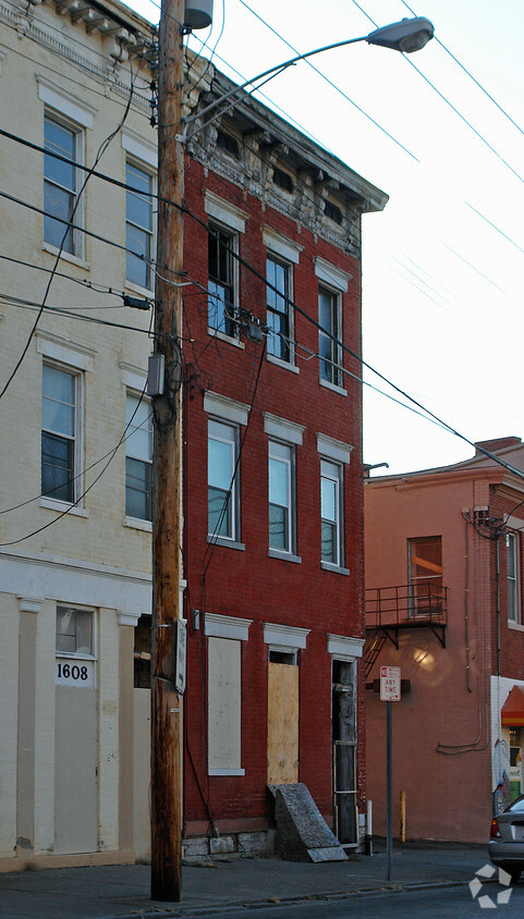 Building Photo - 1606 Walnut St