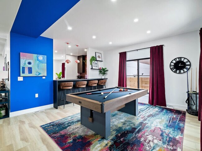 Foto del edificio - 25 N Rose Blvd