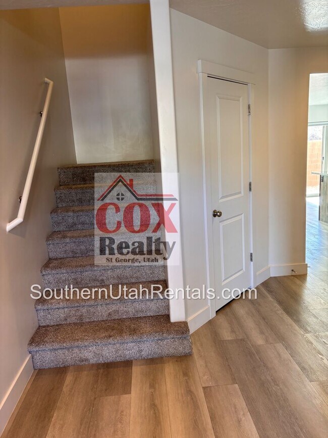 Foto del edificio - Little Valley Townhome For Rent