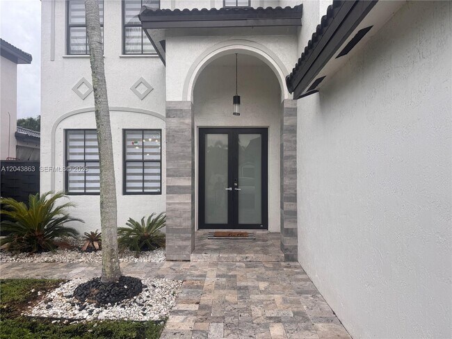 Building Photo - 15376 SW 13th Terrace