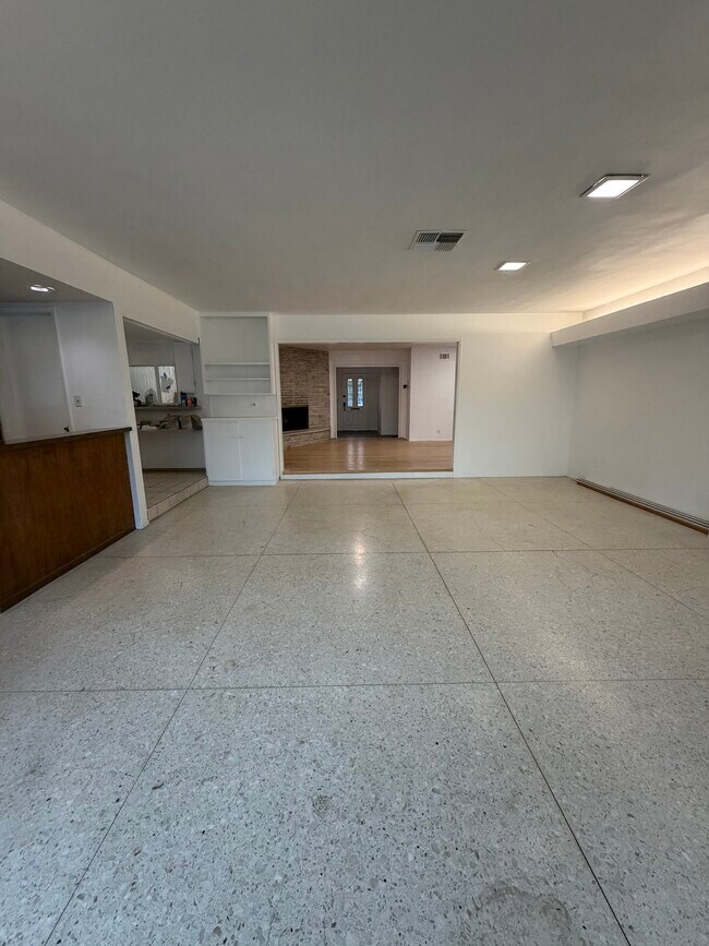Foto del edificio - 9826 Columbus Ave