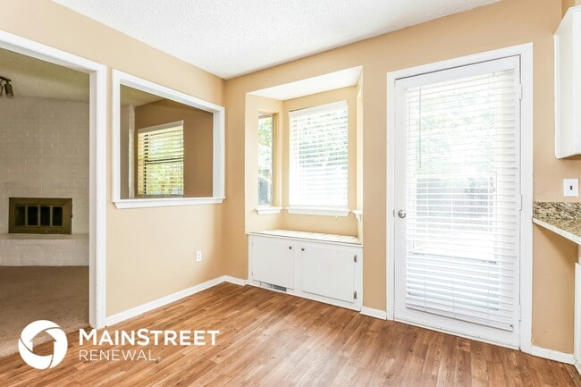 Building Photo - 300 Cherryvale Rd