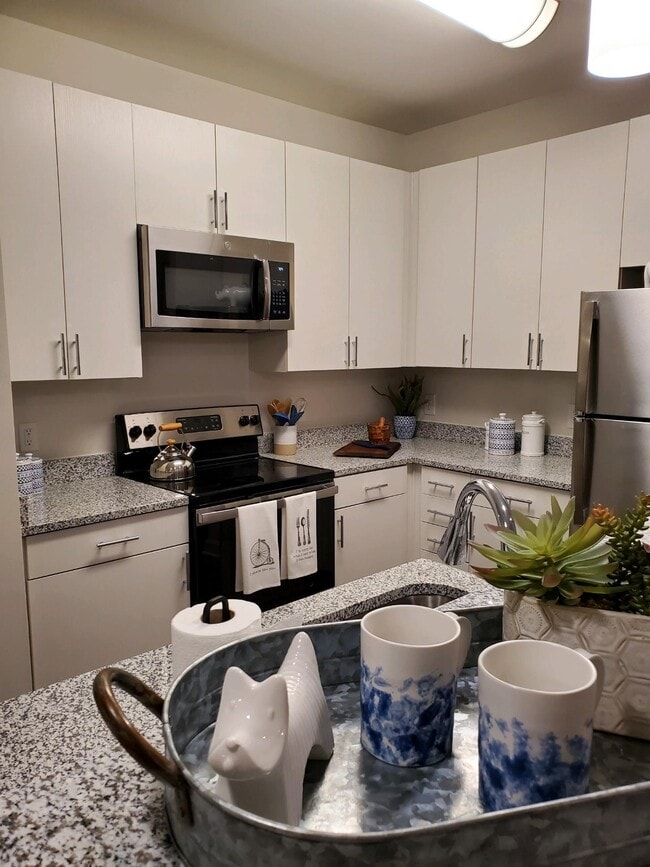 Building Photo - Buckhill Village Apts
