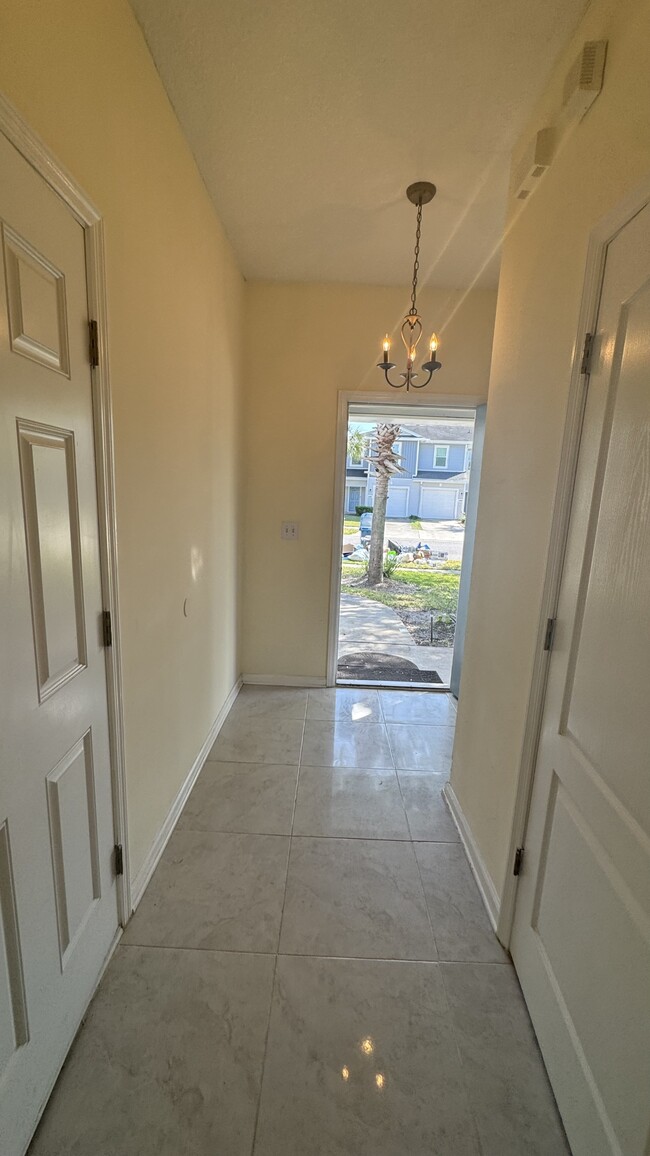 Building Photo - 1447 Biscayne Bay Cir