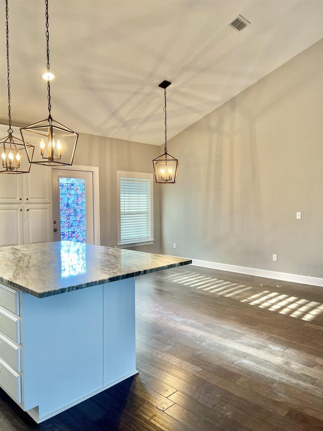 Building Photo - 119 Savannah Forest Cir