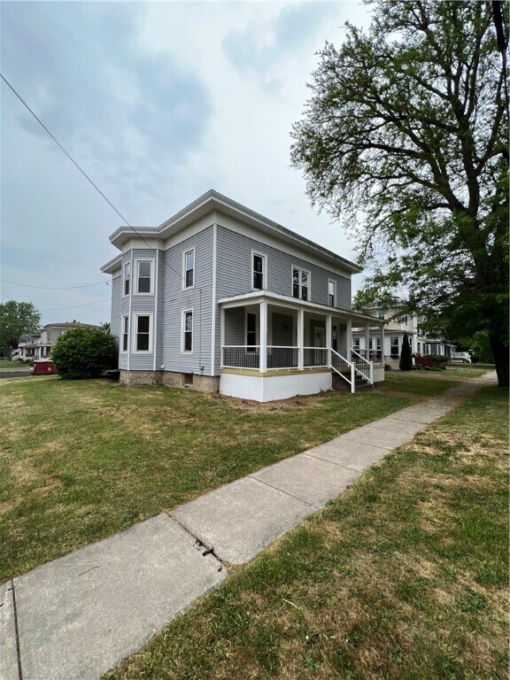 Foto principal - 8987 Jackson St