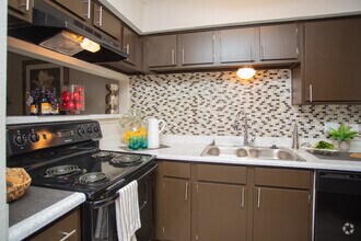 2BR, 2BA - 900SF - B1 Model - Parks at Treepoint