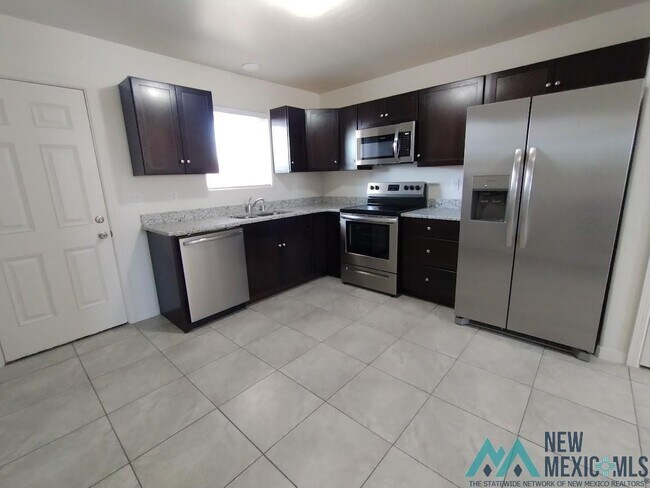 Foto del edificio - 825 E Orange St