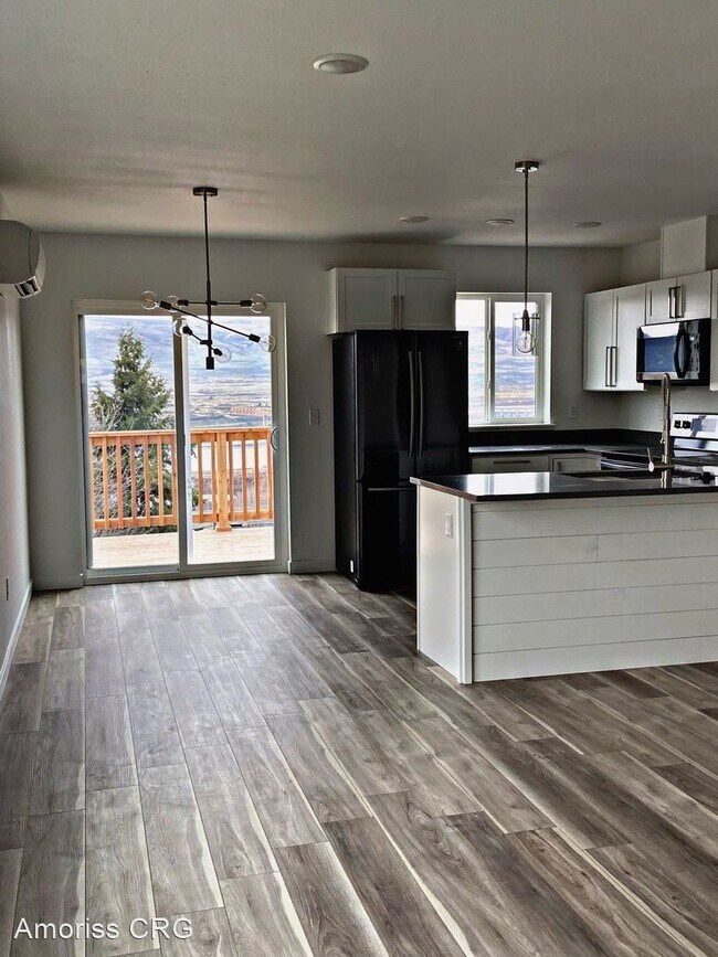 Foto del edificio - 3 br, 2.5 bath House - 2719 E 9th St.