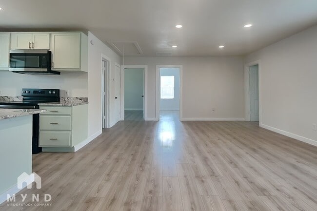 Building Photo - 11427 Broadmoor Dr
