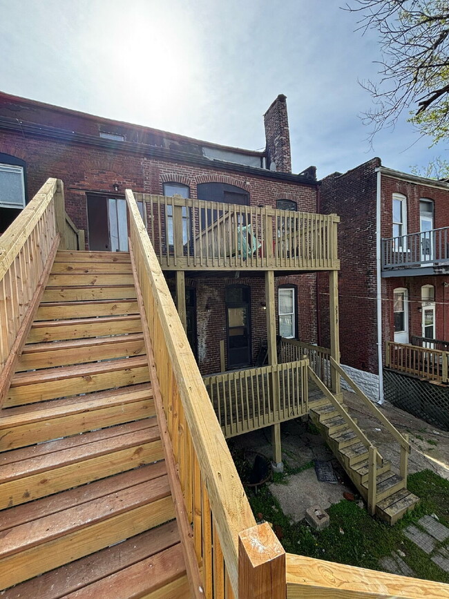 Building Photo - 2317 Indiana Ave