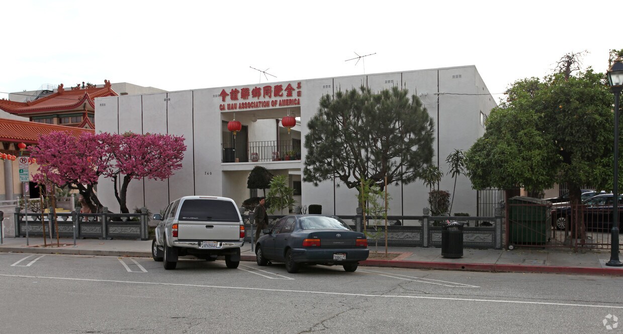 Foto del edificio - 738-740 Yale St