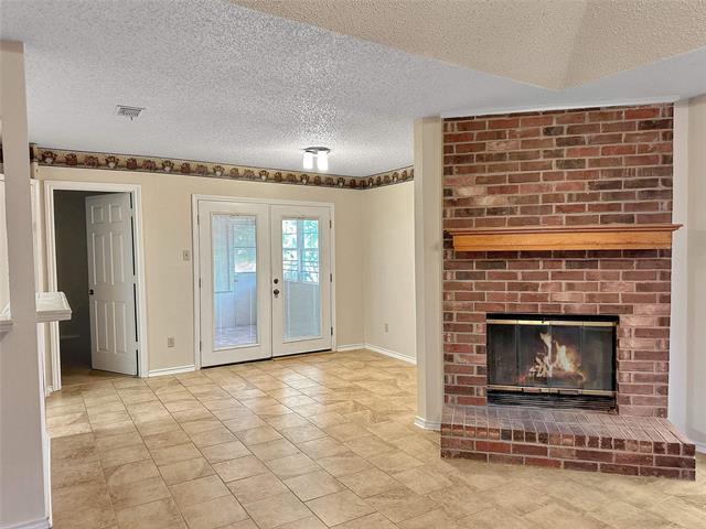 Building Photo - 708 Crestview Dr