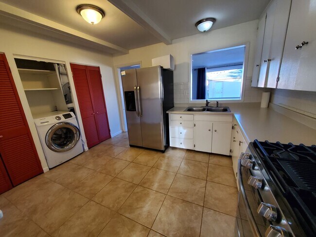 Foto del edificio - 3 Bed Home in Denver's Athmar Park