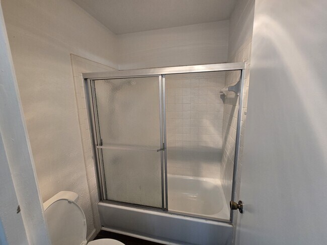 Foto del edificio - 2105 E Collins Blvd