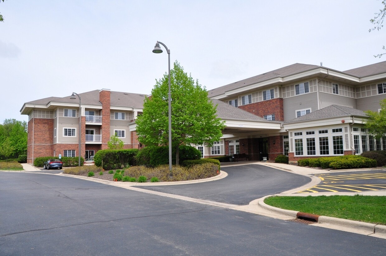 801 N McLean Blvd Unit 332, Elgin, IL 60123 Condo for Rent in Elgin