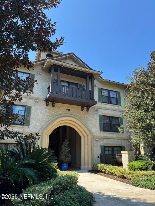 Building Photo - 945 Registry Blvd