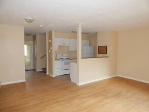 Building Photo - 18 Valley View Ln