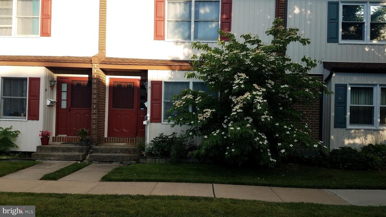 Primary Photo - 22 Shirley Ln