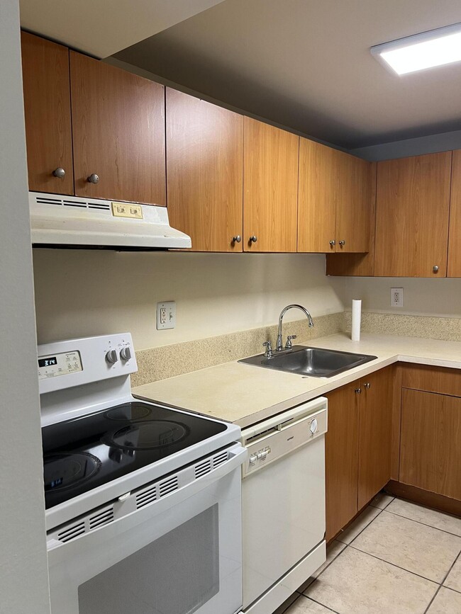 Foto del edificio - 411 Executive Center Dr