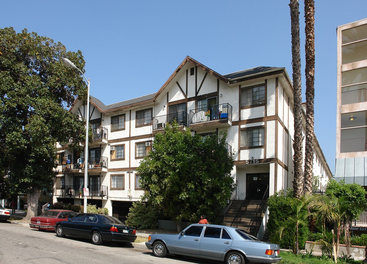 Foto del edificio - 5715 Harold Way