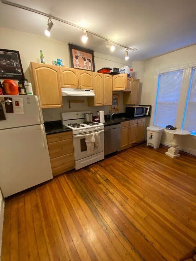 Primary Photo - 15 Cooper St