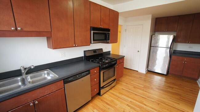 Foto del edificio - 3428 W Parker Ave