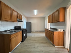 Building Photo - 576 S 11th St