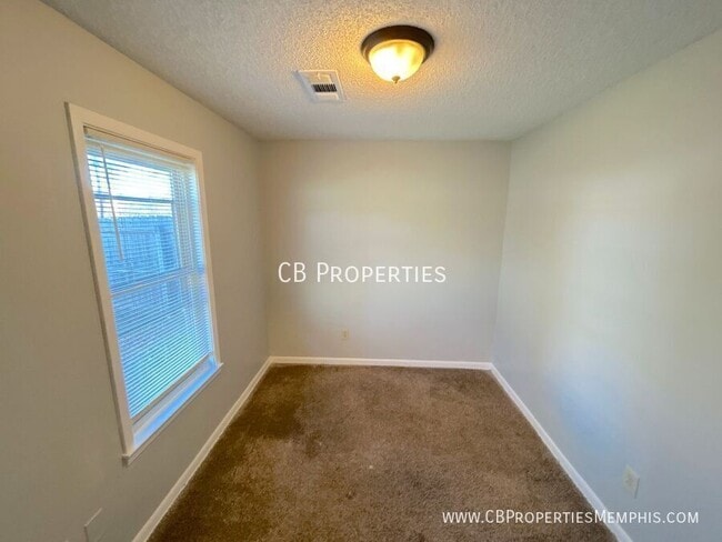 Building Photo - 6234 Midsummer Way