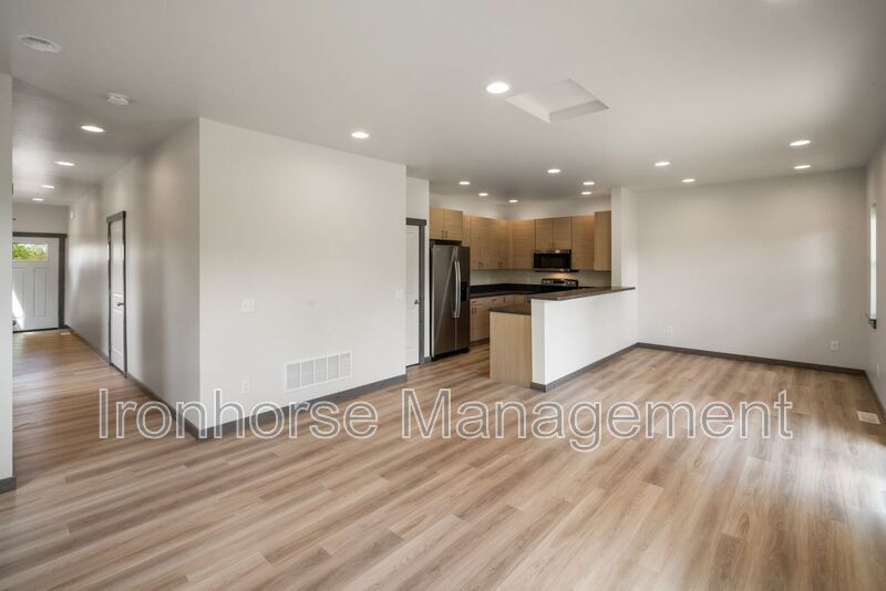 Foto principal - 2946 West Babcock