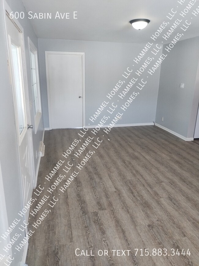 Building Photo - 600 Sabin Ave E