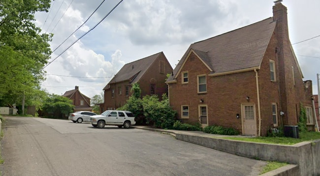 Building Photo - 1503 S Walnut St