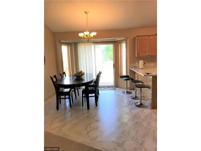 Foto del edificio - 2815 88th Ln NE