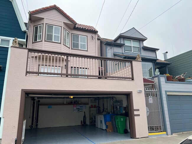 garage - 1276 45th Ave