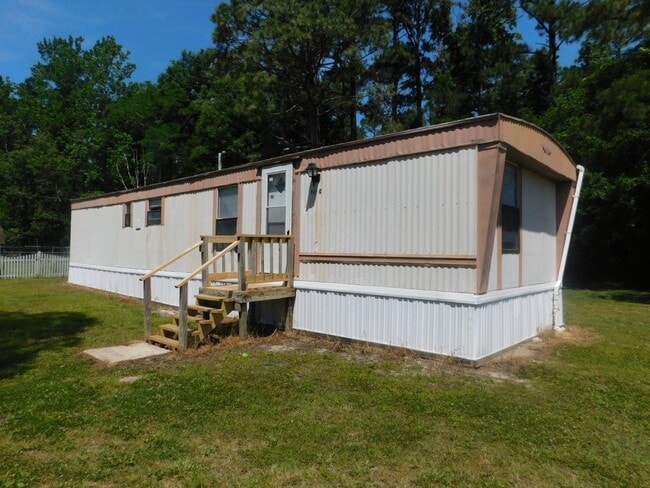 Building Photo - Peaceful Living in Havelock