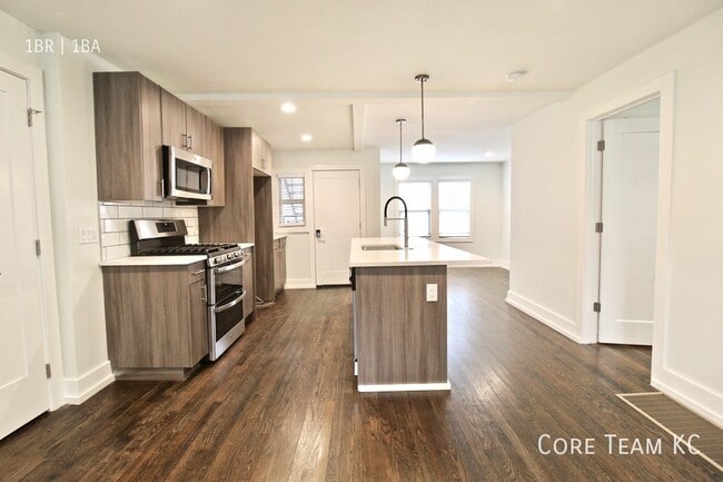 Foto del edificio - 4325 Roanoke Pkwy