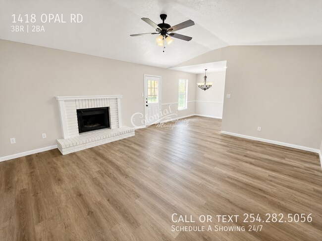 Foto del edificio - 1418 Opal Rd