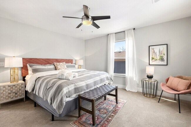 Foto del edificio - 28 E 7th St