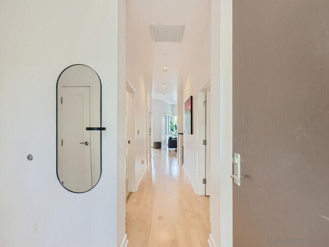 Foto del edificio - 5490 La Jolla Blvd