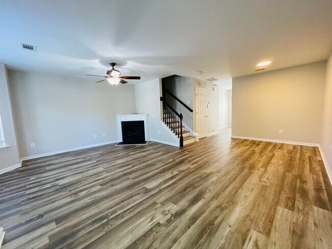 Building Photo - 8045 Long House Ln