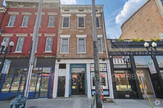 Building Photo - 107 W Elder St
