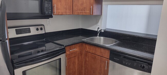 Foto del edificio - 488 NW 165th St
